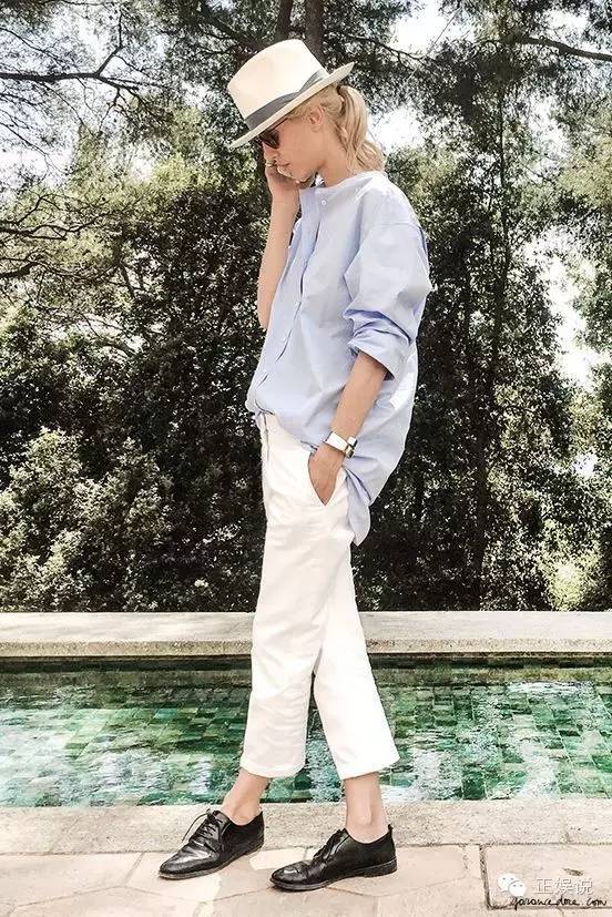 衬衫要穿大一号！